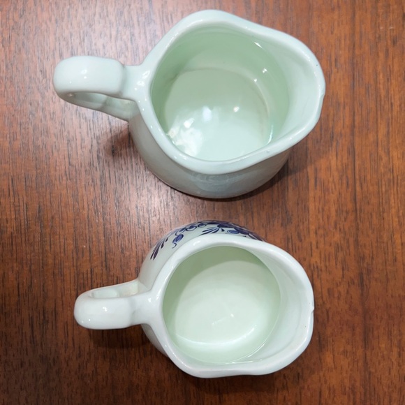 Set of Creamer Measuring Cups which are possibly ceramic or maybe pottery - Picture 7 of 11